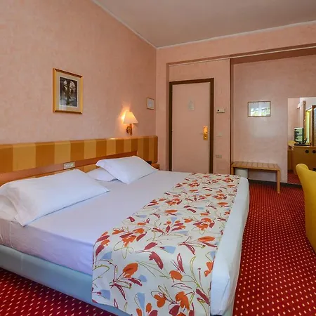 Hotel Oliveto 4*